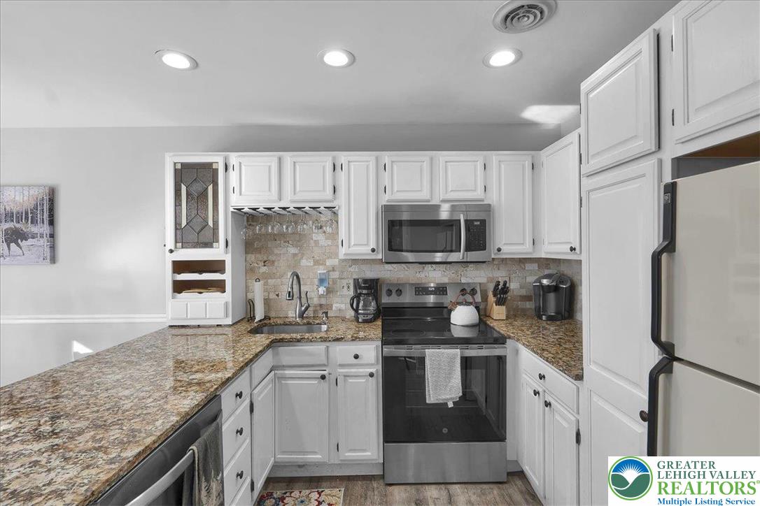 102 Laurelwoods Drive Property Photo 8