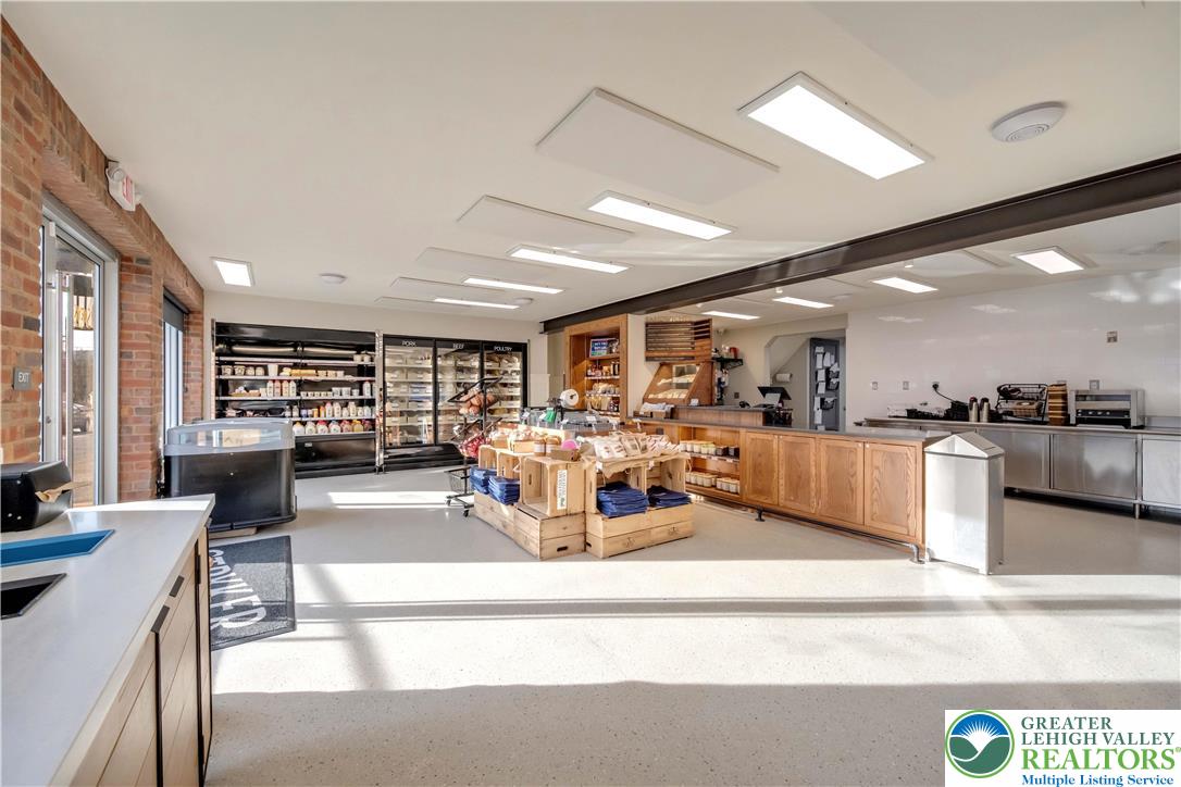67 Park Avenue Property Photo 3