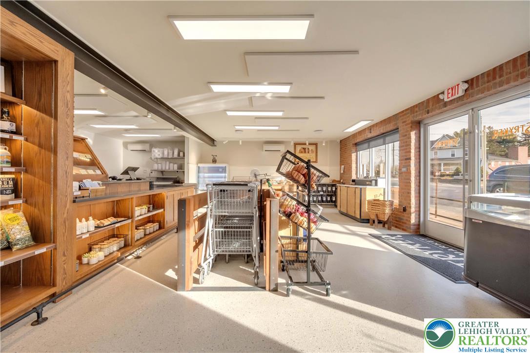 67 Park Avenue Property Photo 4
