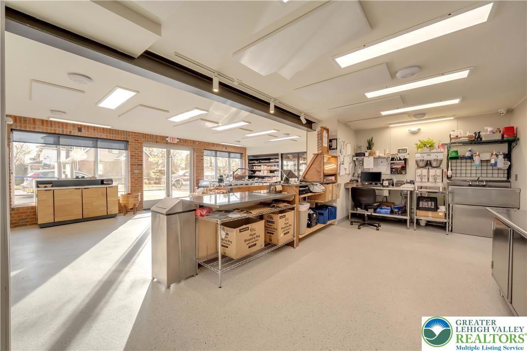 67 Park Avenue Property Photo 6