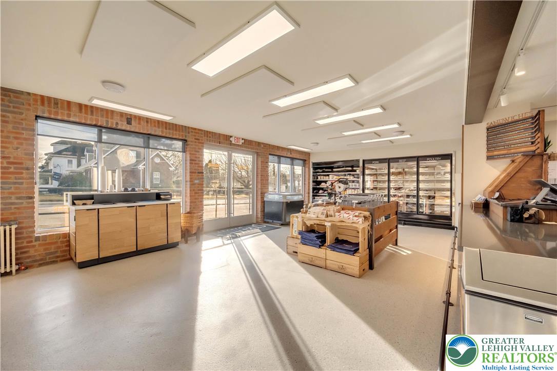 67 Park Avenue Property Photo 8