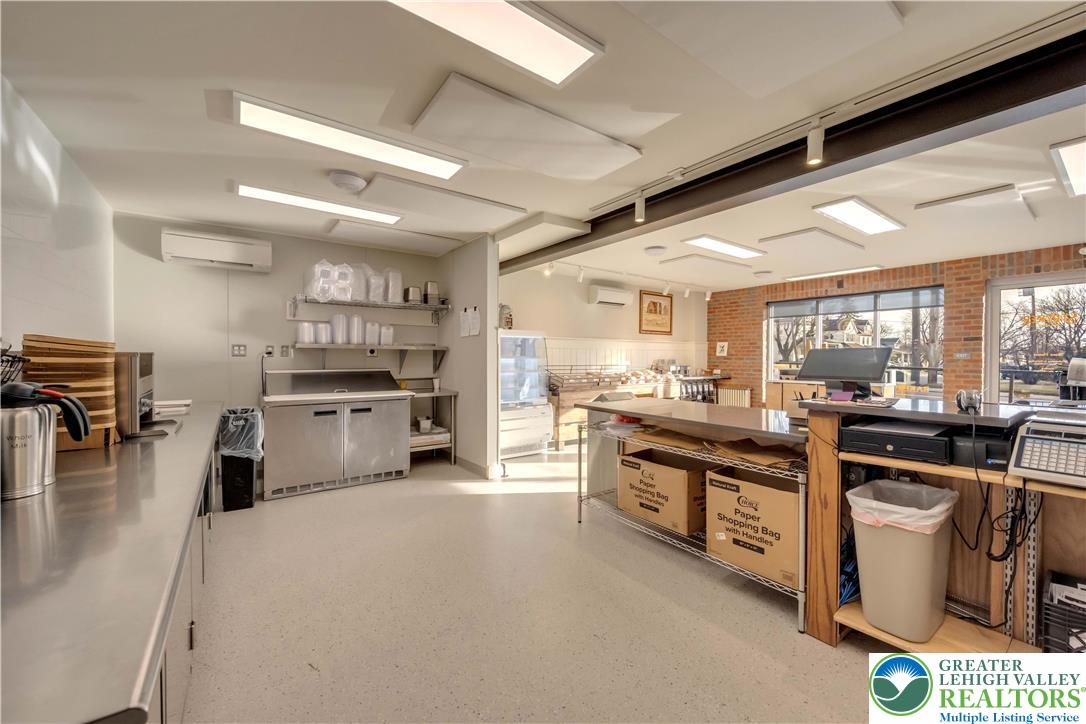 67 Park Avenue Property Photo 10