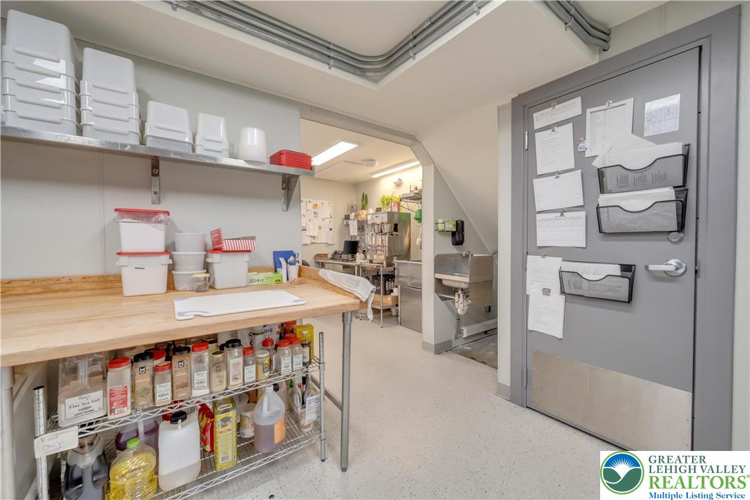 67 Park Avenue Property Photo 15