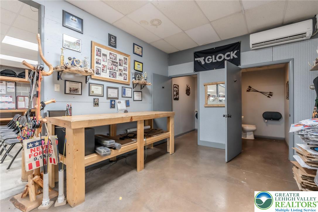 400 Interchange Road Property Photo 28