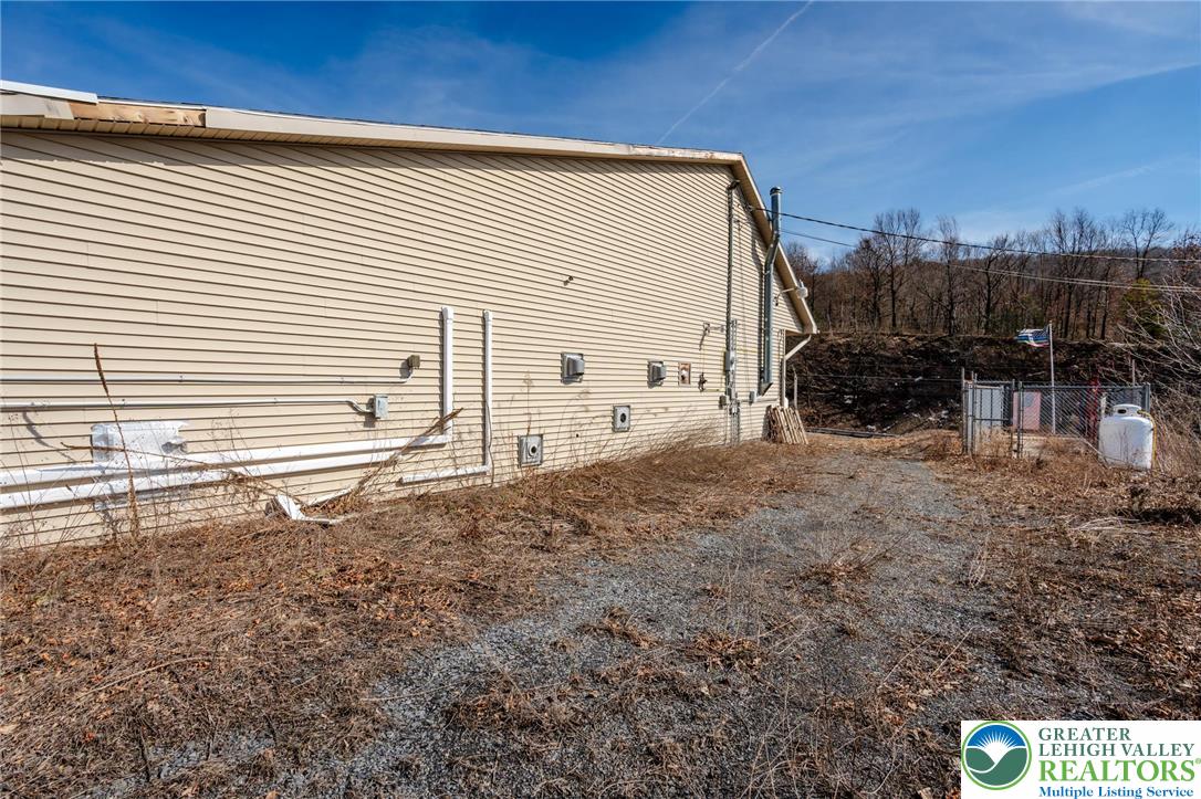 400 Interchange Road Property Photo 32