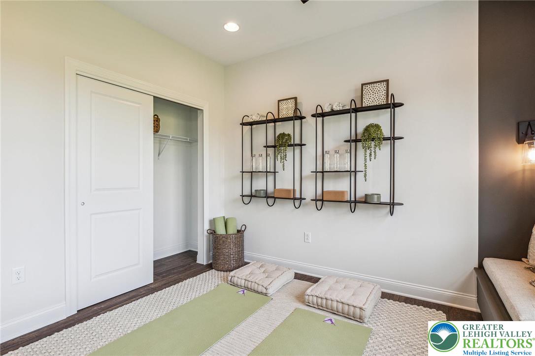 5403 Red Oak Drive Property Photo 19