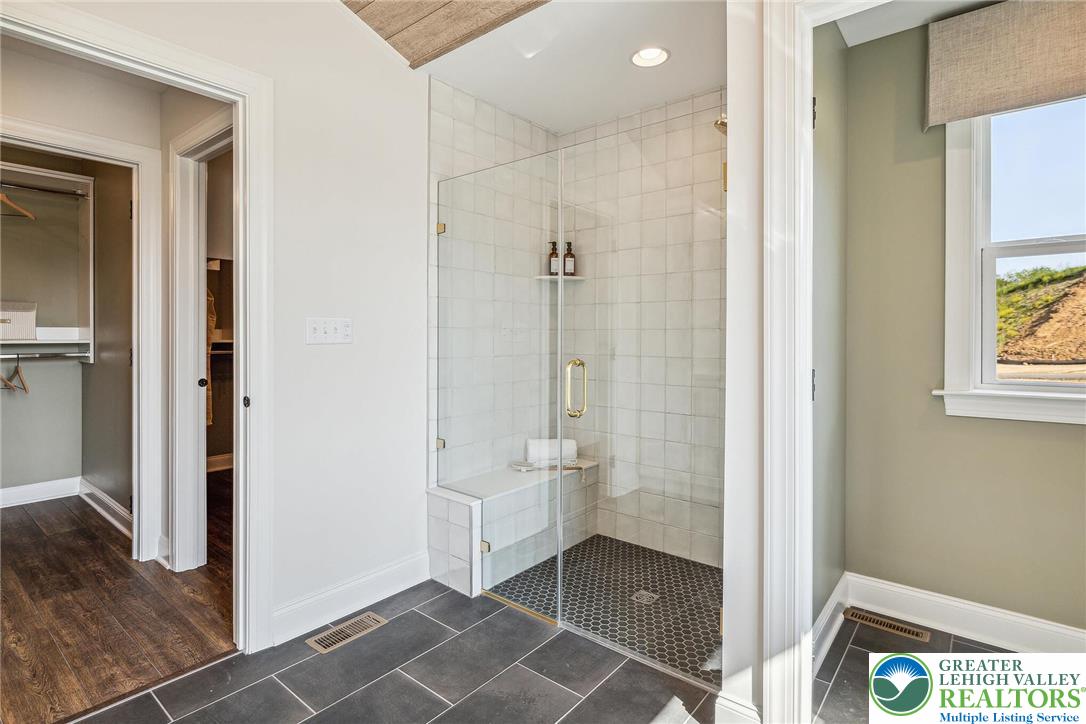 5403 Red Oak Drive Property Photo 28