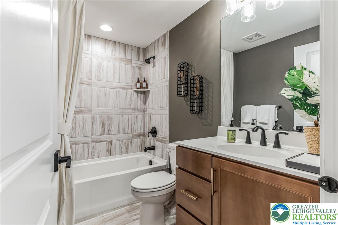 5403 Red Oak Drive Property Photo 46