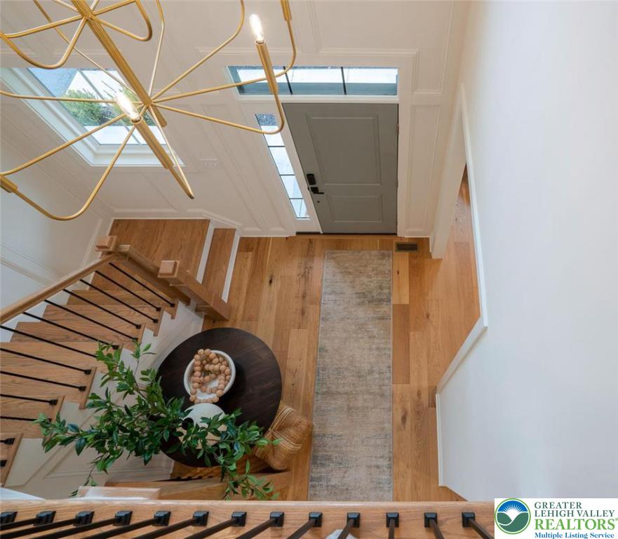 5399 Red Oak Drive Property Photo 3