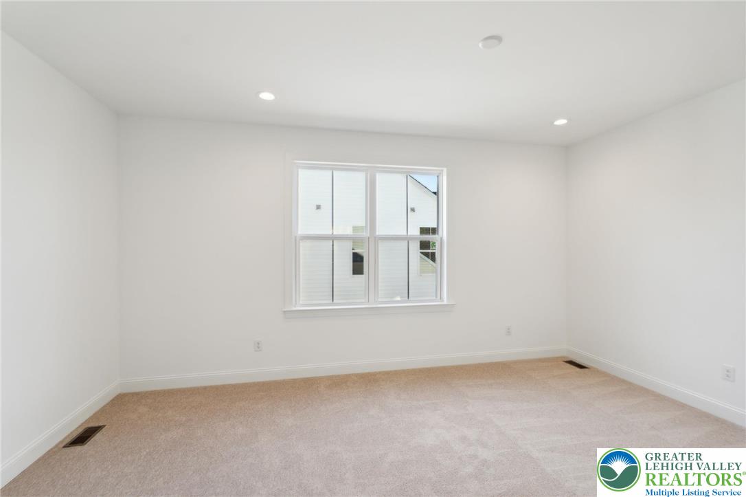 5397 Red Oak Drive Property Photo 7