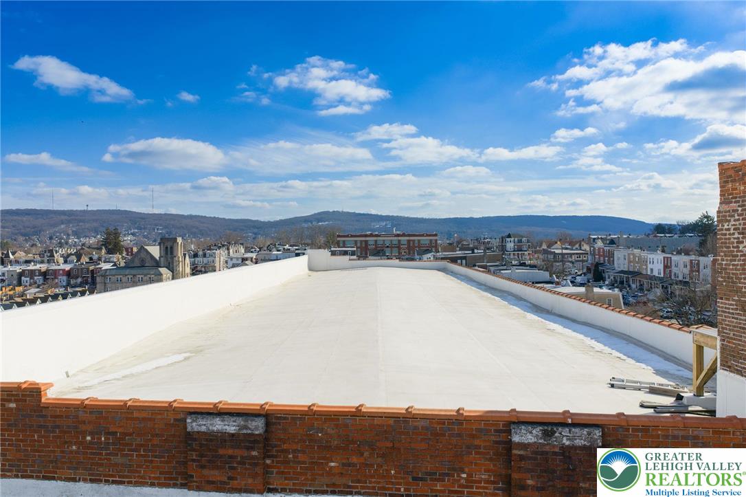 747 Pittston Street Property Photo 12