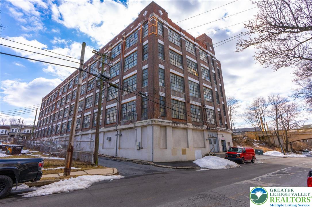 747 Pittston Street Property Photo 16