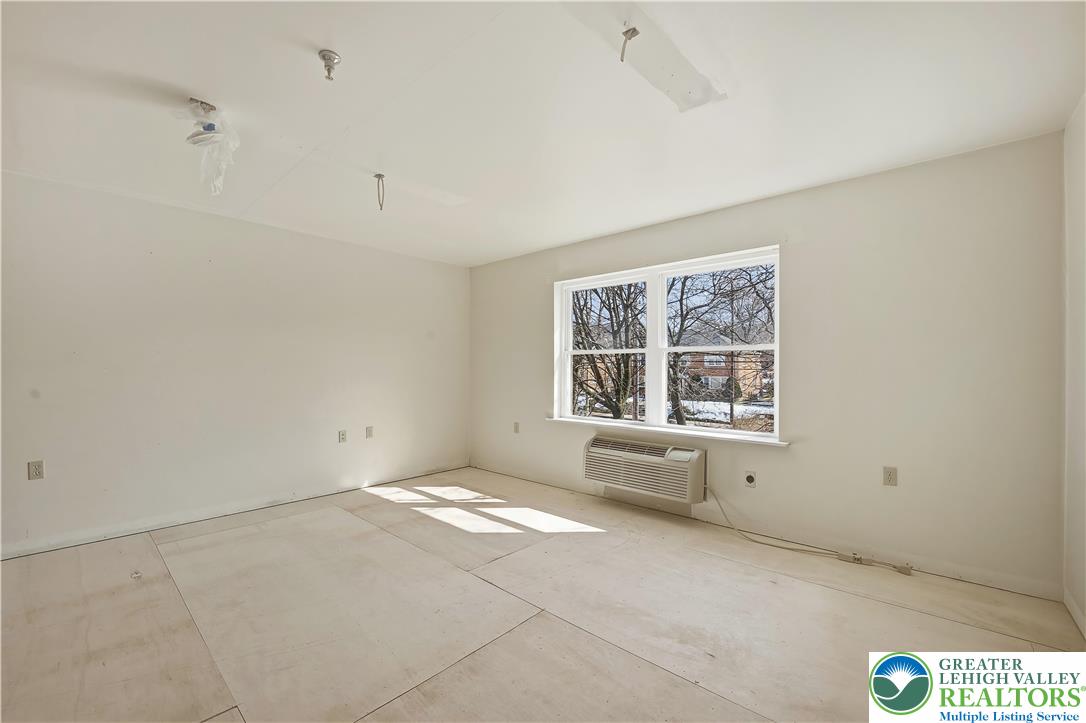 659 Broad Street Property Photo 18