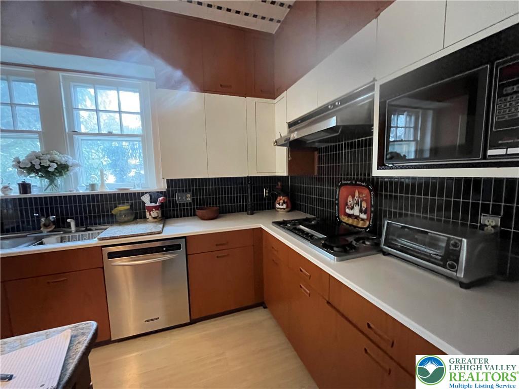 2830 Chew Street 2830 Property Photo 16