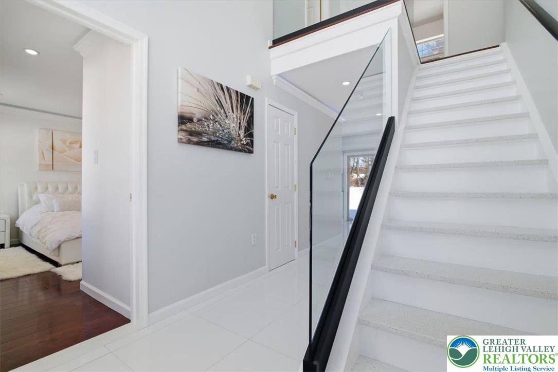 136 Kimberly Drive Property Photo 8