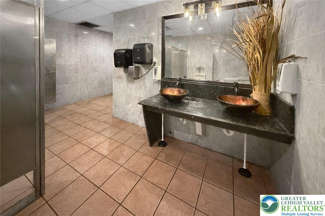 3300 Lehigh Street Property Photo 23