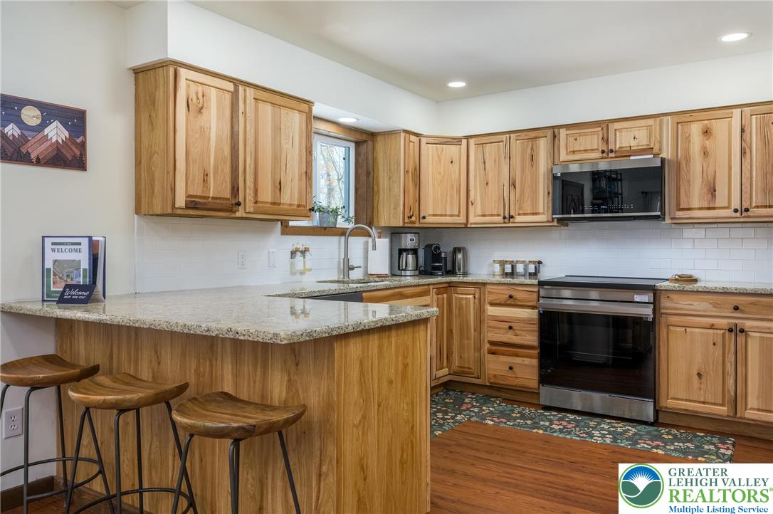 2206 Chatham Court Property Photo 6