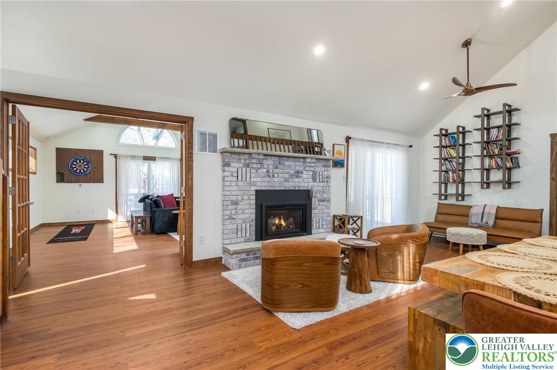 2206 Chatham Court Property Photo 8