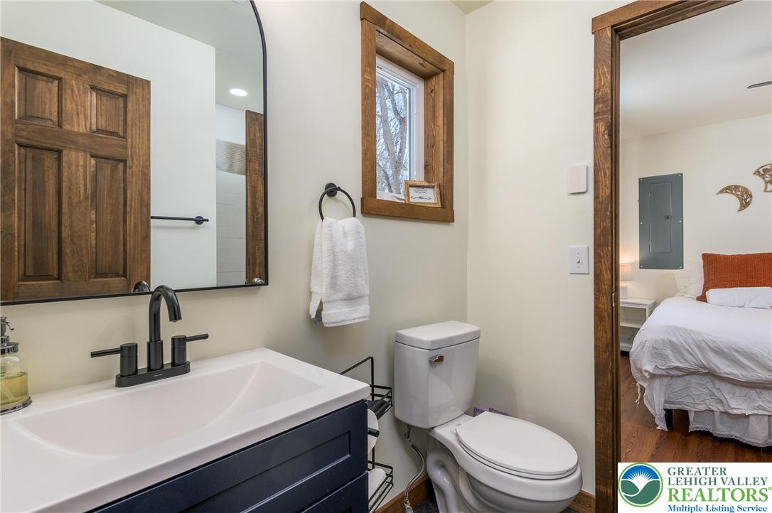 2206 Chatham Court Property Photo 17