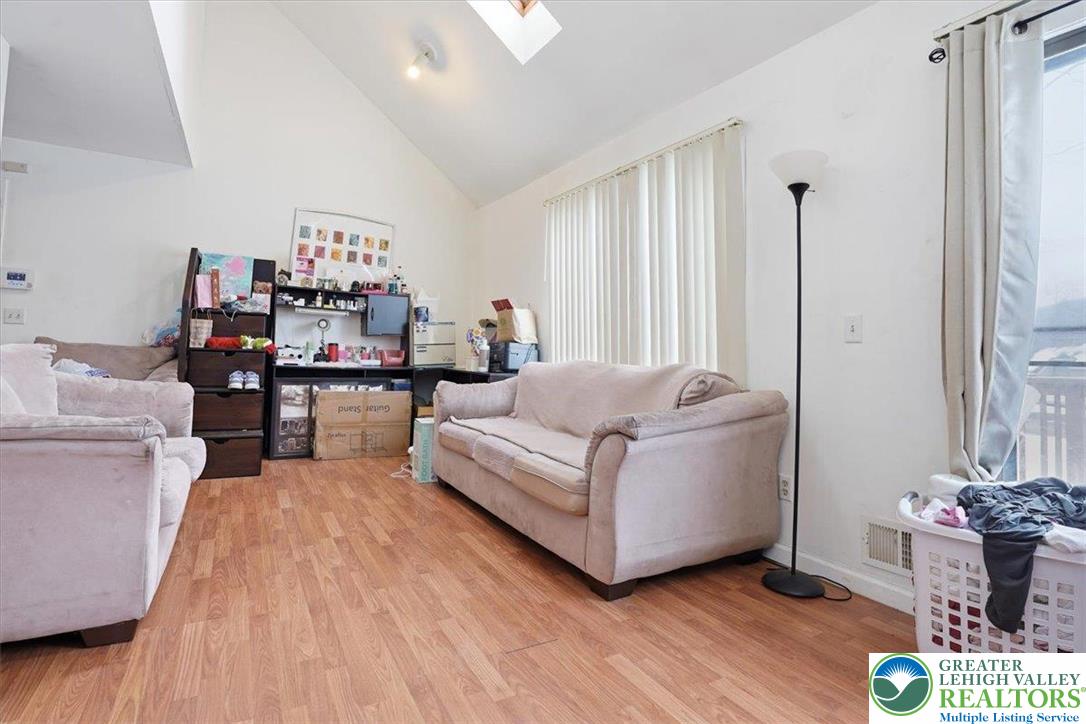 3322 Windermere Drive Property Photo 8