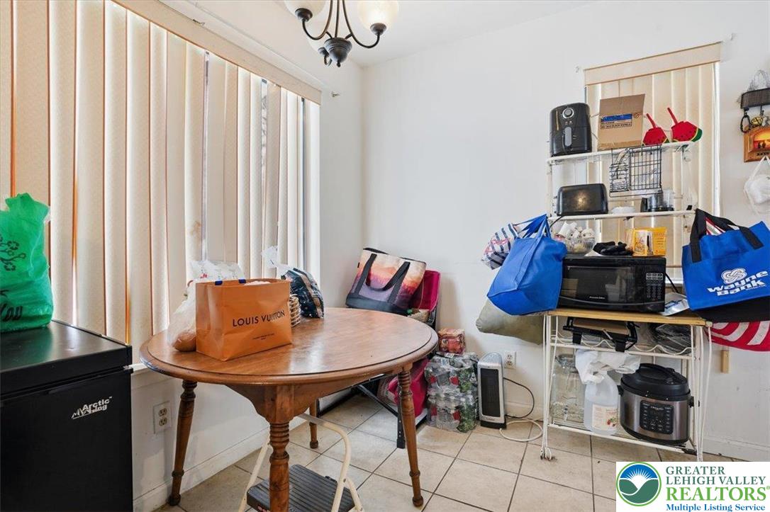 3322 Windermere Drive Property Photo 11