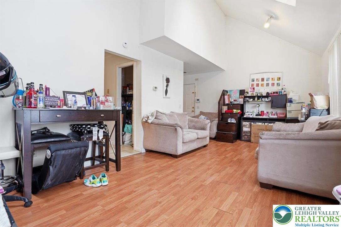3322 Windermere Drive Property Photo 7