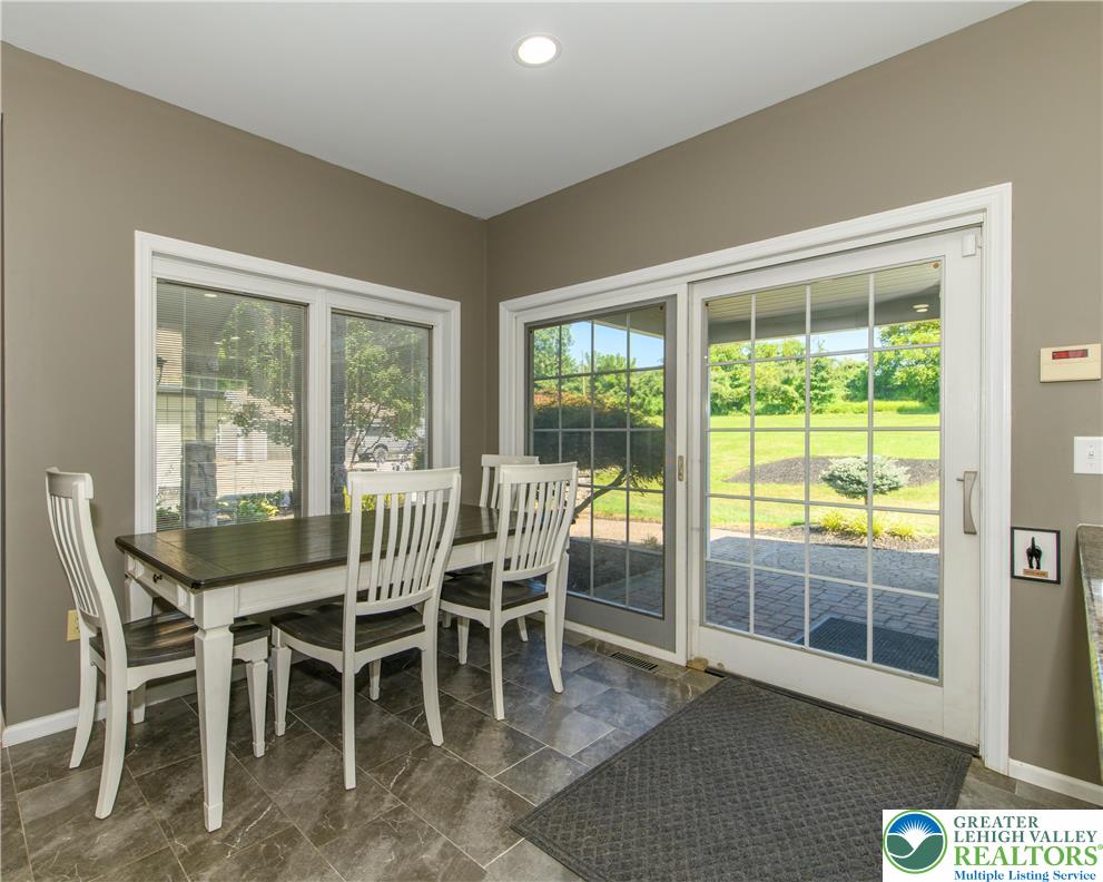 2100 Fox Hollow Lane Property Photo 18
