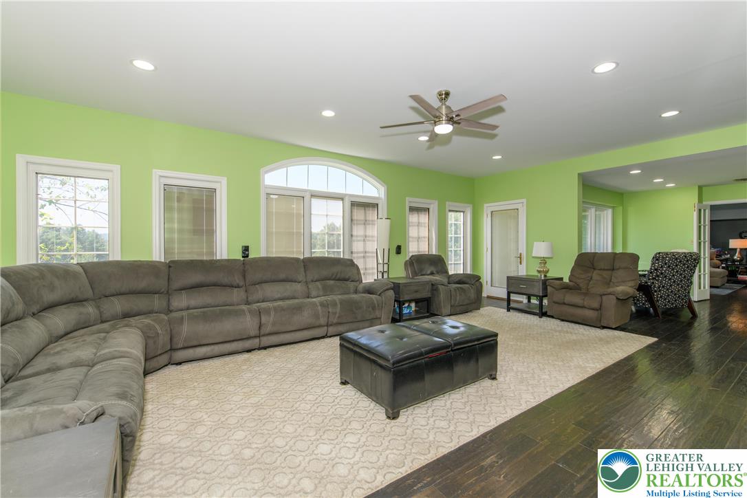 2100 Fox Hollow Lane Property Photo 26