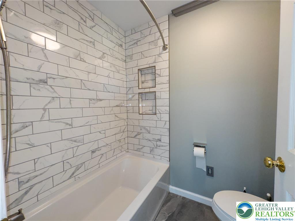 2100 Fox Hollow Lane Property Photo 43