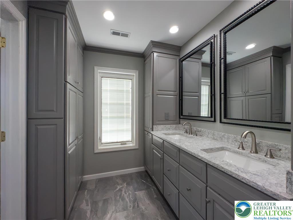 2100 Fox Hollow Lane Property Photo 45