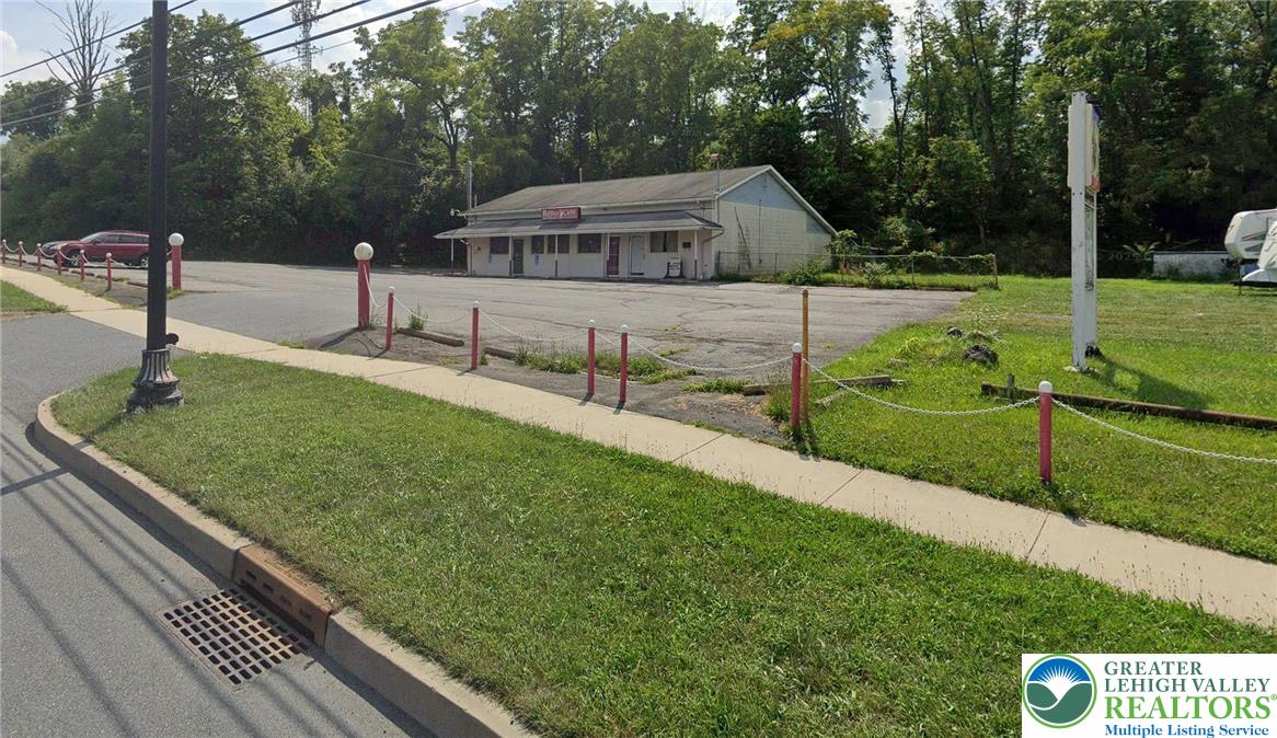 968 Hellertown Road Property Photo 1