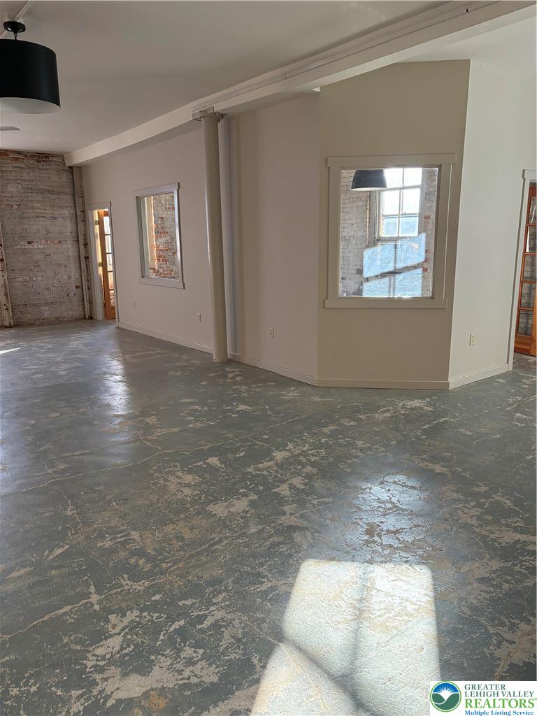 63 South 7th Street Property Photo 4