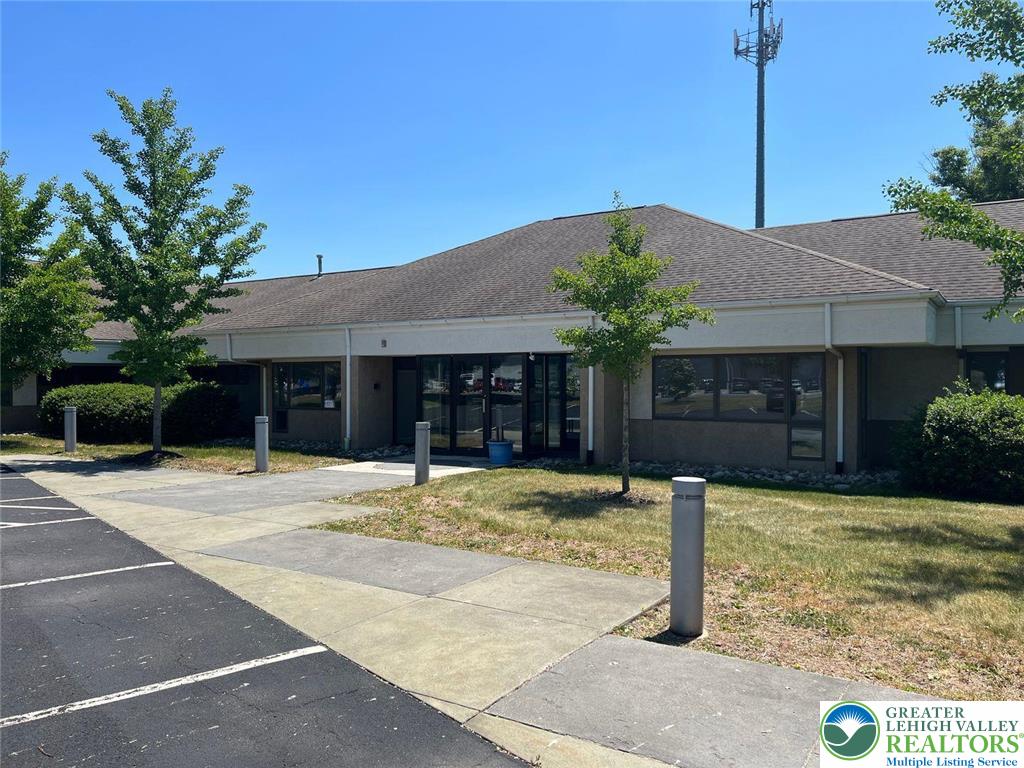 200 Kelly Road B Property Photo 1