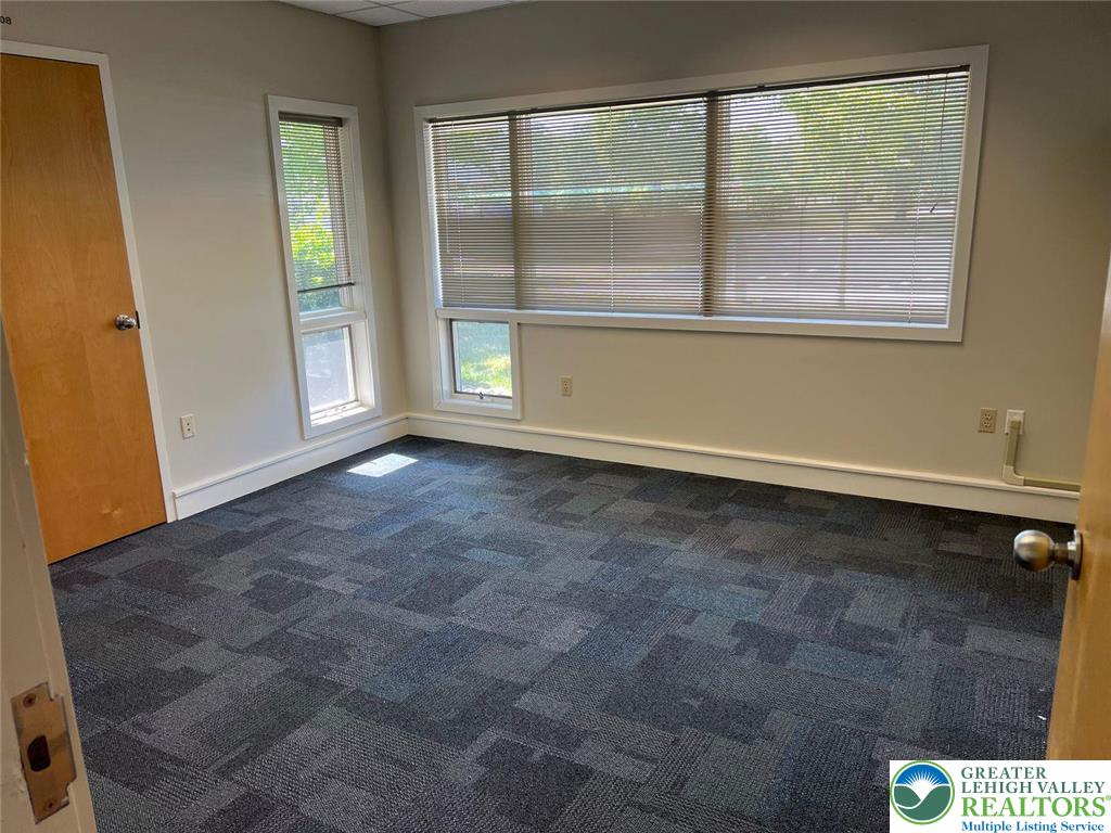 200 Kelly Road B Property Photo 12
