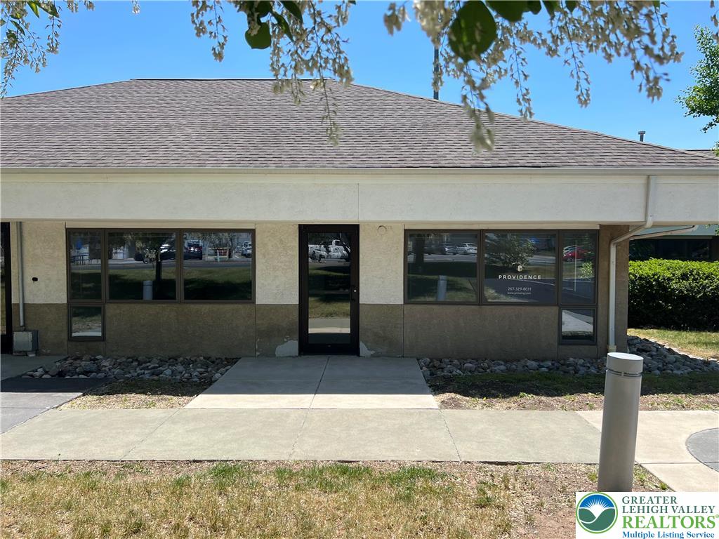 200 Kelly Road C Property Photo 1