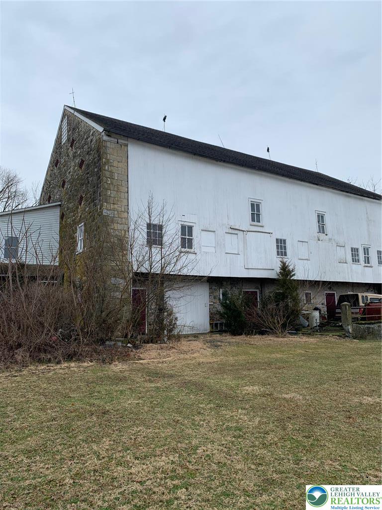 4830 Huckleberry Road Property Photo 2