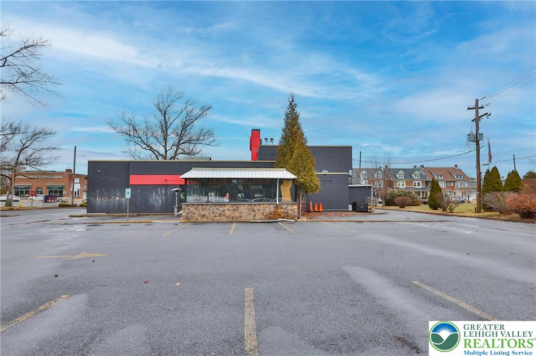 1223 Broad Street Property Photo 6