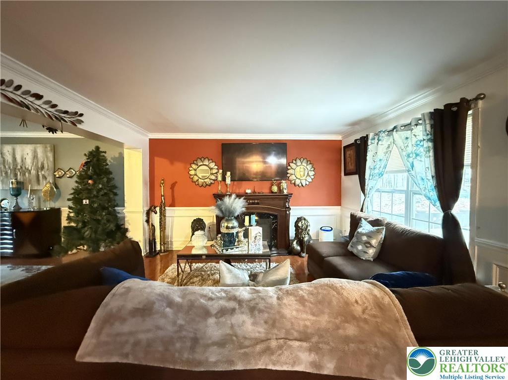 1152 Dorset Drive Property Photo 8