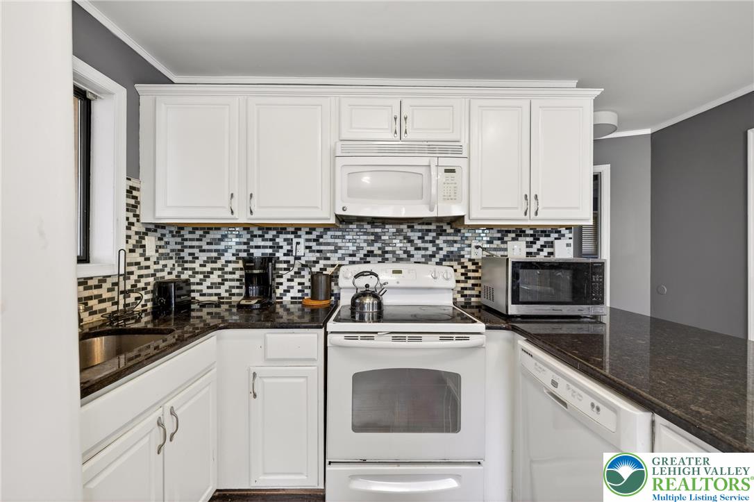 24 Hopkins Circle Property Photo 17