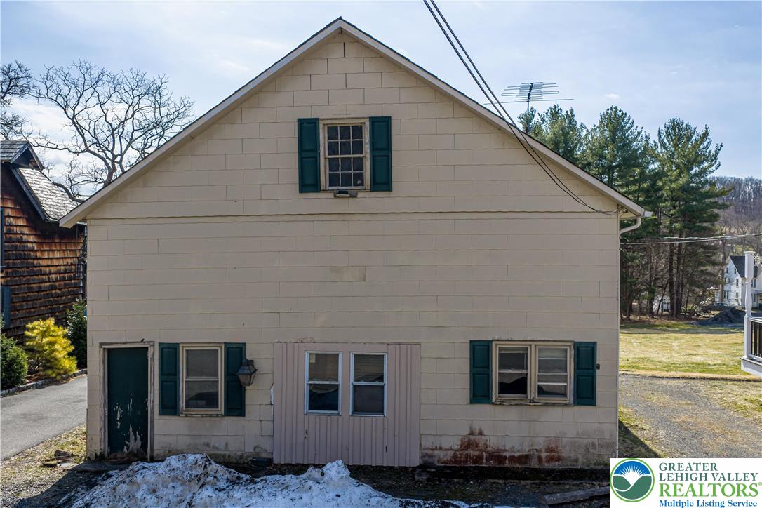 3258 Main Street Property Photo 4