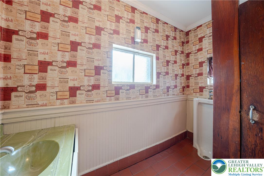 3258 Main Street Property Photo 16