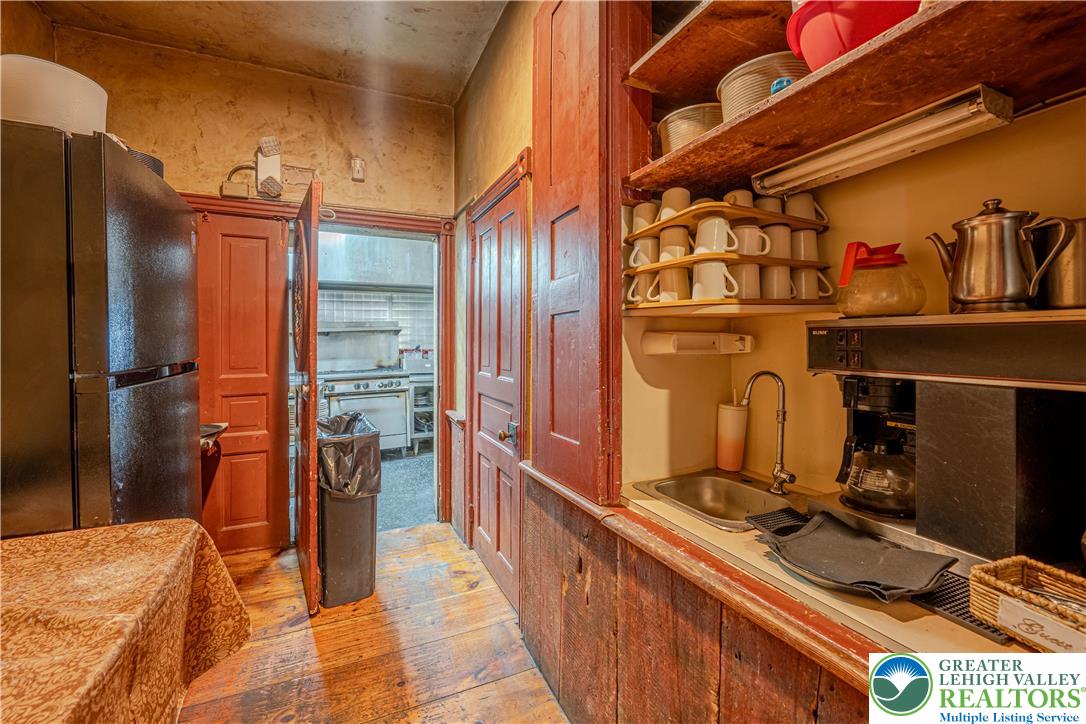 3258 Main Street Property Photo 24