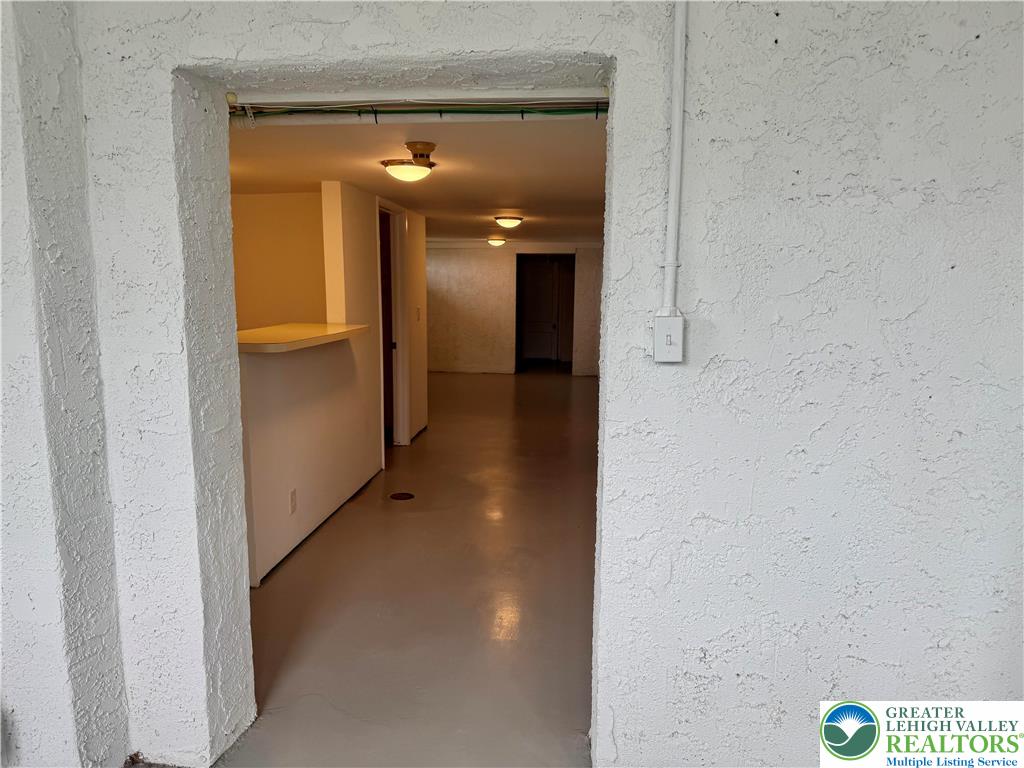 1521 Stefko Boulevard Unit 3 Property Photo 7
