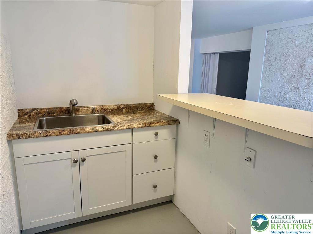 1521 Stefko Boulevard Unit 3 Property Photo 10