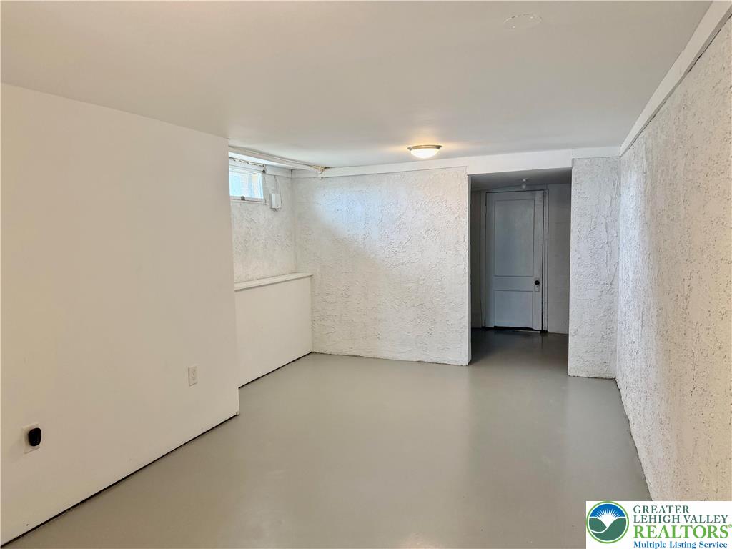 1521 Stefko Boulevard Unit 3 Property Photo 14