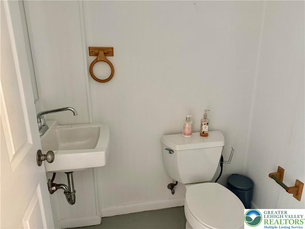 1521 Stefko Boulevard Unit 3 Property Photo 15