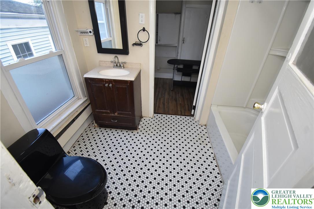 26 7th Street Property Photo 10