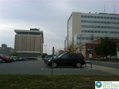 441 West Linden Street Property Photo 8