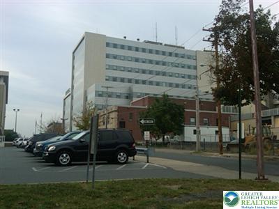 441 West Linden Street Property Photo 9