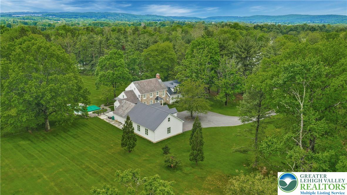 1803 Apple Tree Lane Property Photo 3